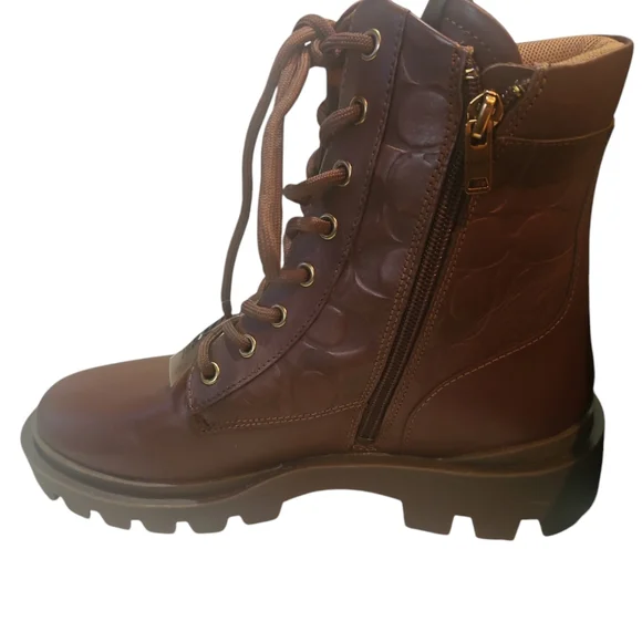 COACH Man Citysole EMB Leather Up Logo Combat Boots CC748 Size 8D Brand new